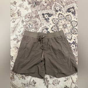 L.L.Bean Women's Vista Camp Shorts—size large